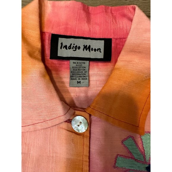 Indigo Moon Watercolor Pinwheel Applique Big Shirt, Sz M, Oranges & Pinks - Picture 4 of 6